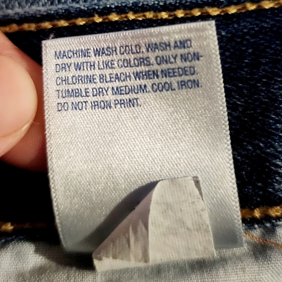 Old Navy The Flirt Raw Hem Cut-off Jean Shorts Jorts Women's Size 4 Causual EUC - Picture 8 of 8